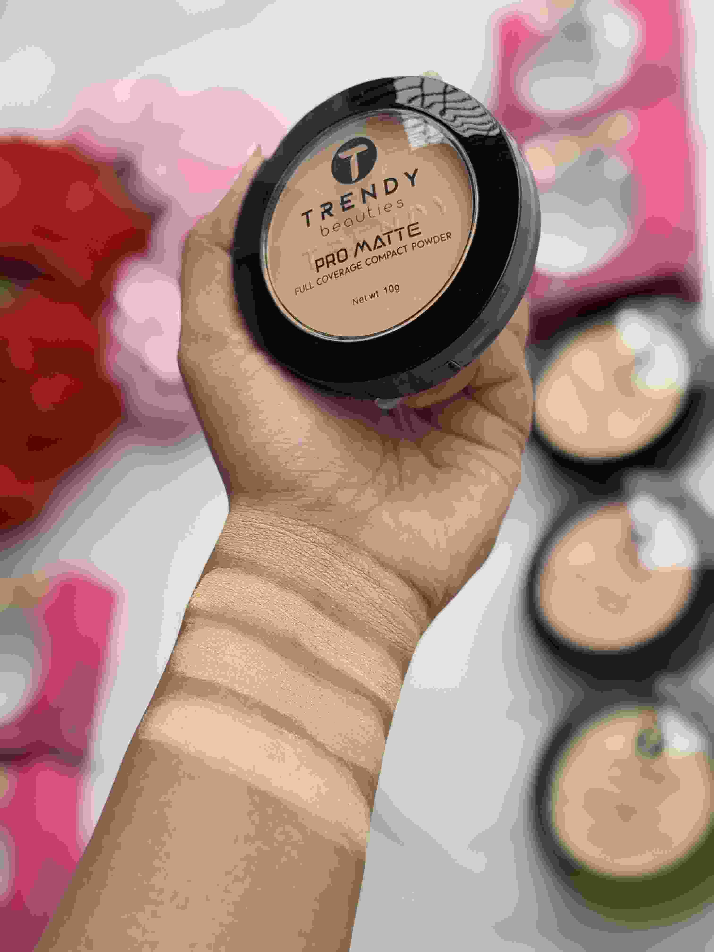Trendy Beauties Compact Powder